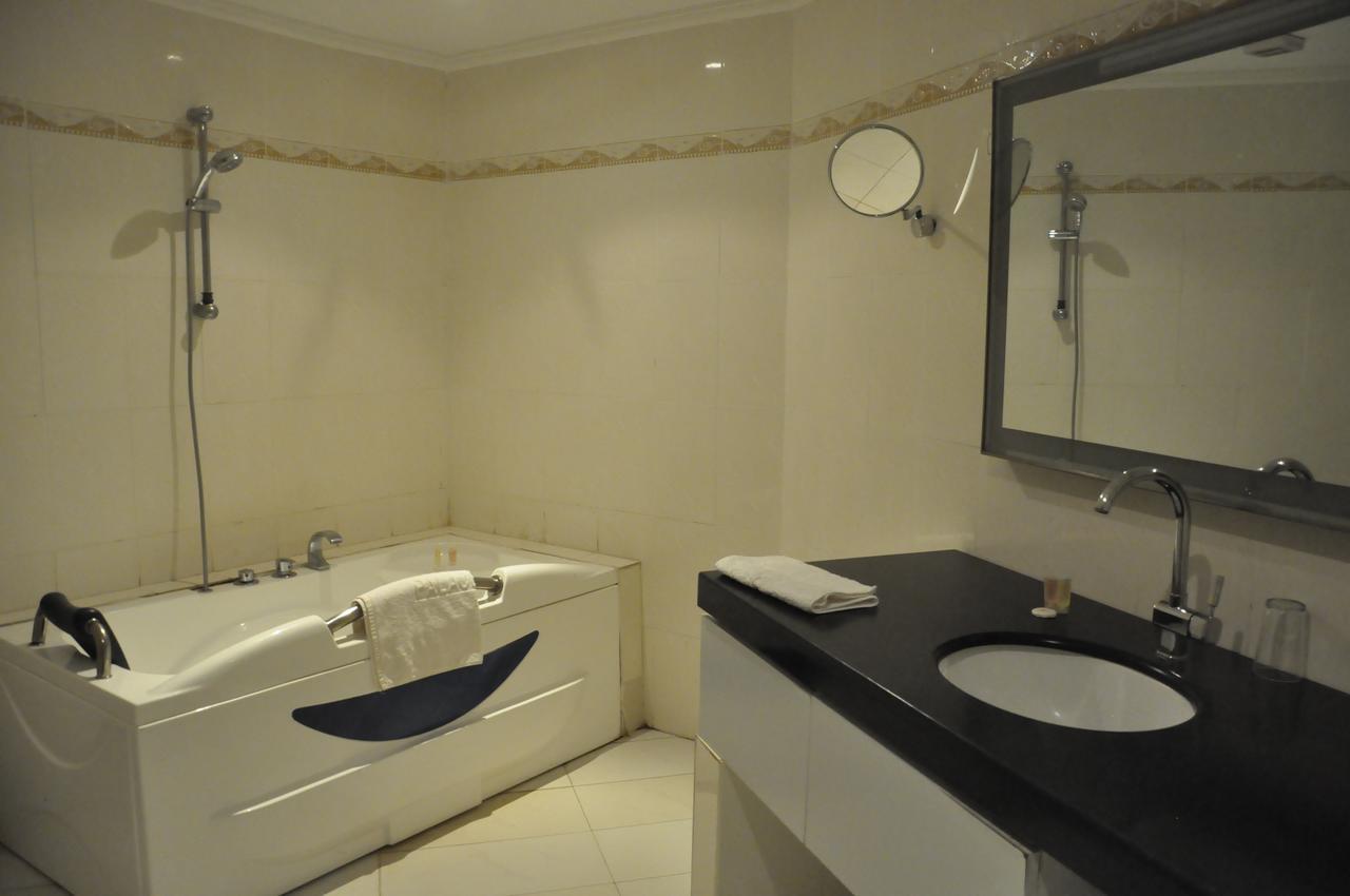 Palace Hotel Ouagadougou Ngoại thất bức ảnh