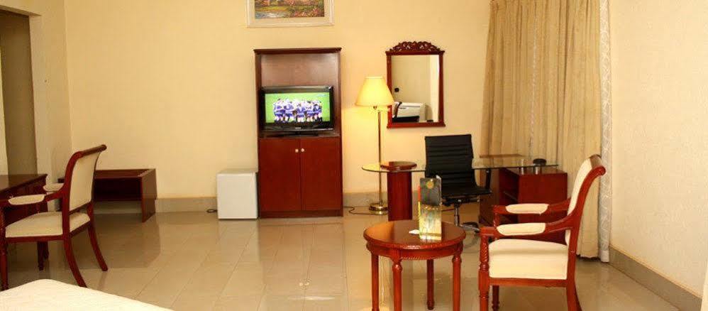 Palace Hotel Ouagadougou Ngoại thất bức ảnh
